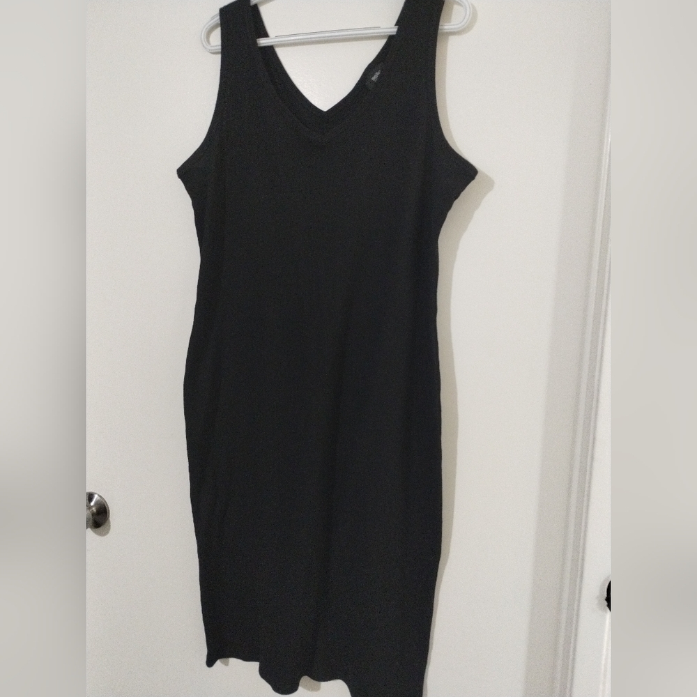 Maximos Black Midi Dress